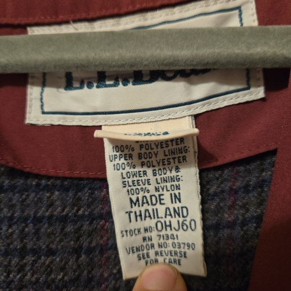 L.L. Bean VTG Burgundy L Women Zip-up Trench Over Coat W/ Hood & Wool Liner - Picture 7 of 8